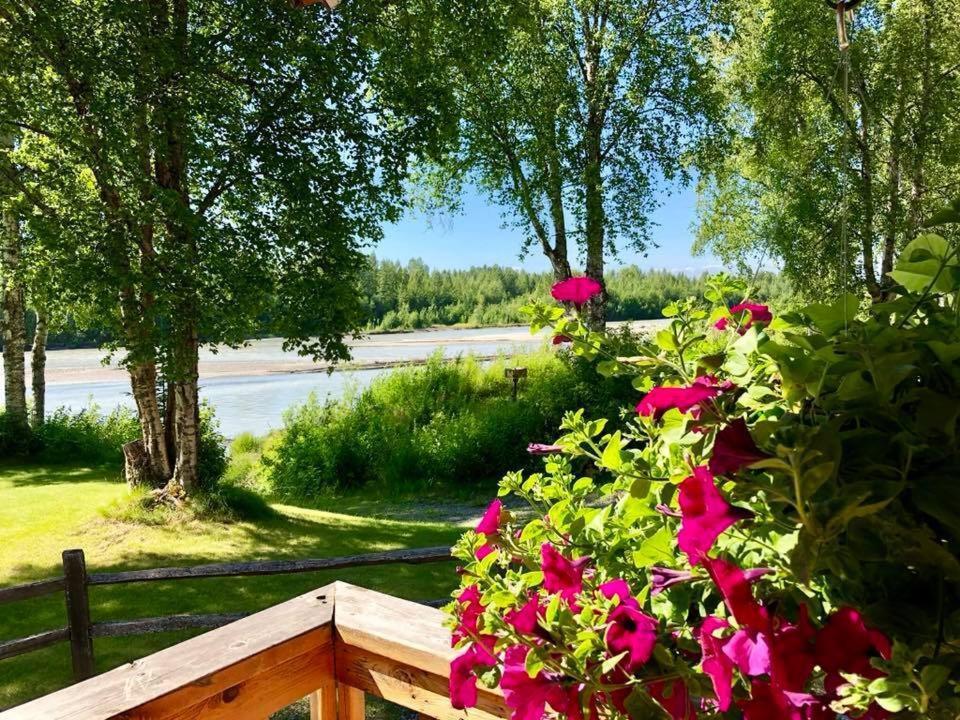 Susitna River Lodging, Riverside Cabins Talkeetna Exterior photo